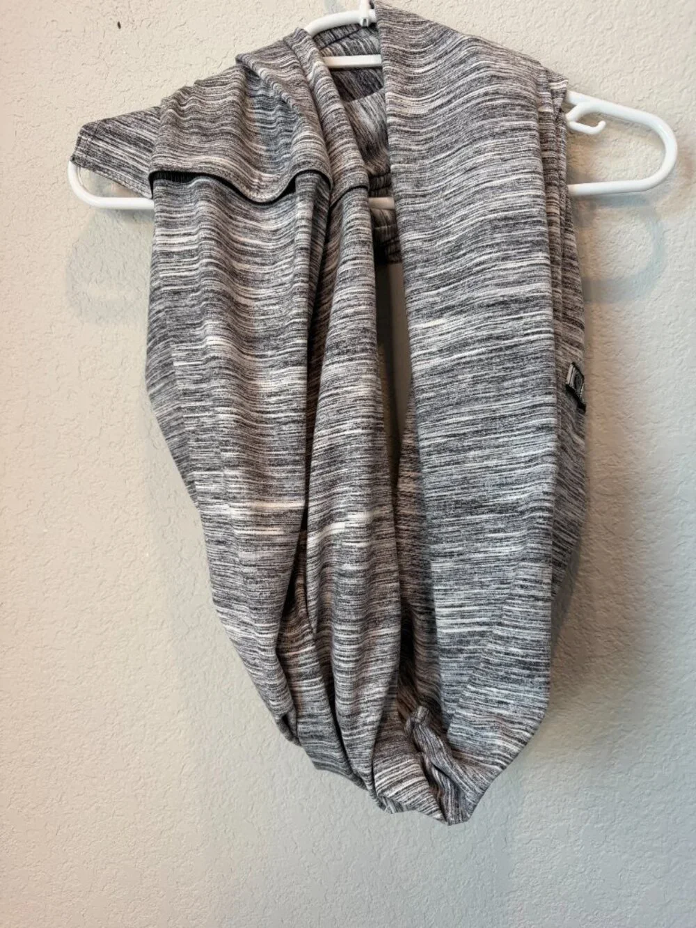 Lululemon Vinyasa Black & White Space Dye Scarf